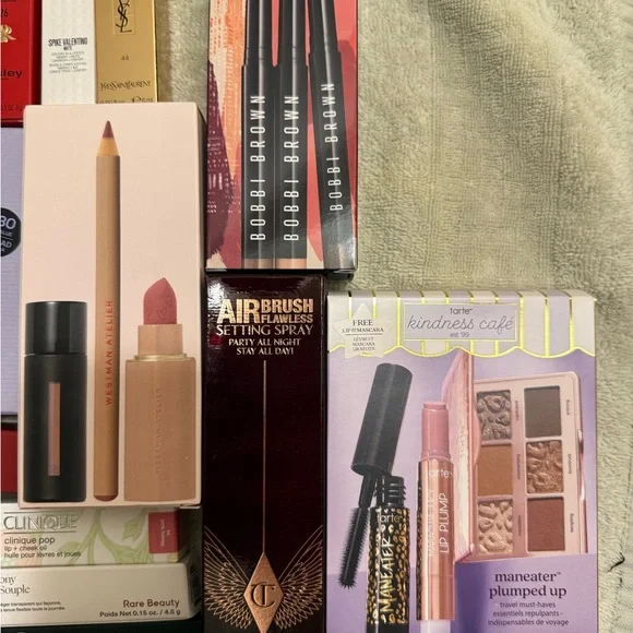 NWT Luxe Makeup Collection - Picture 4 of 4